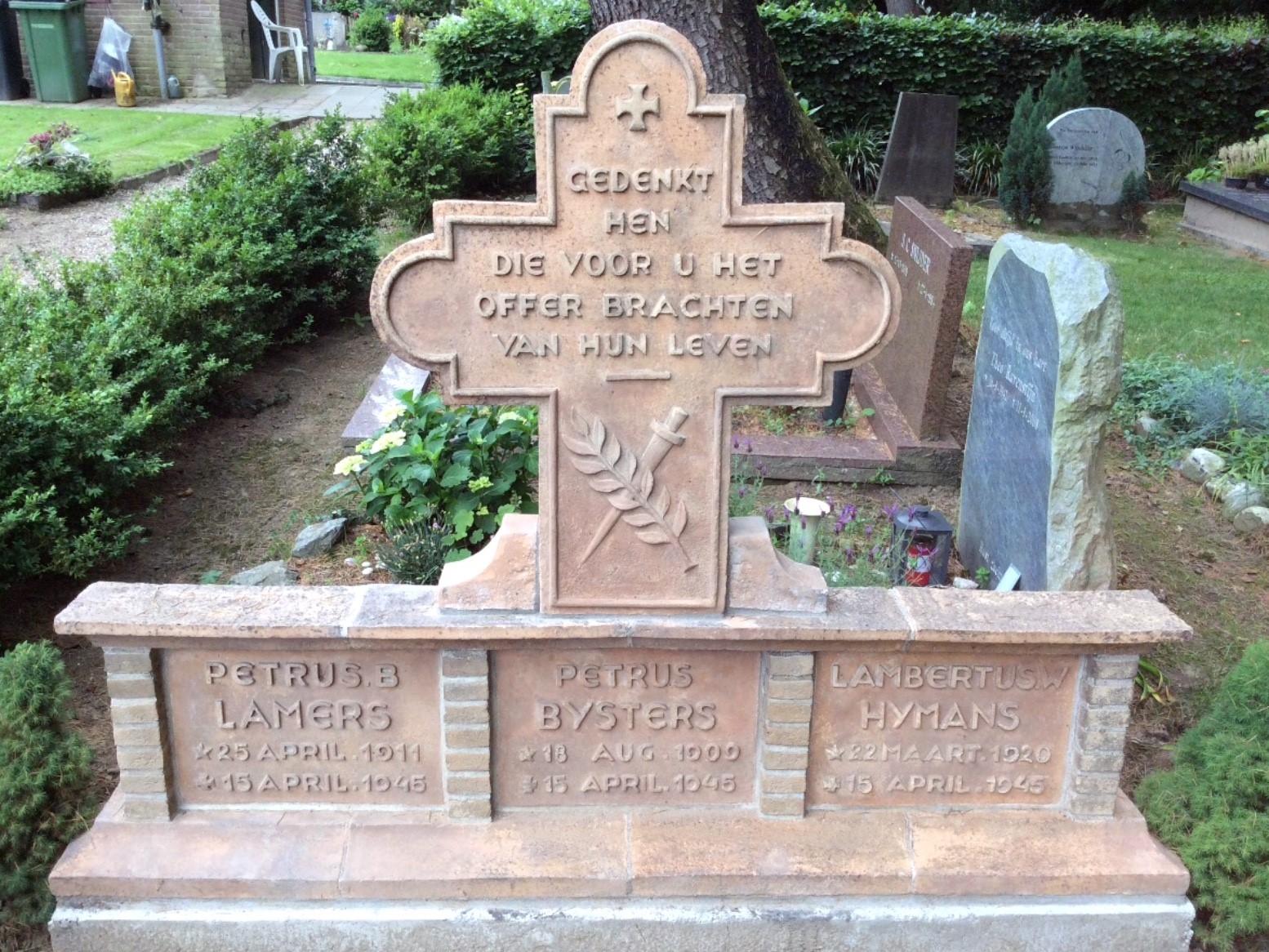 Grafmonument Beek (Berg en Dal).jpg