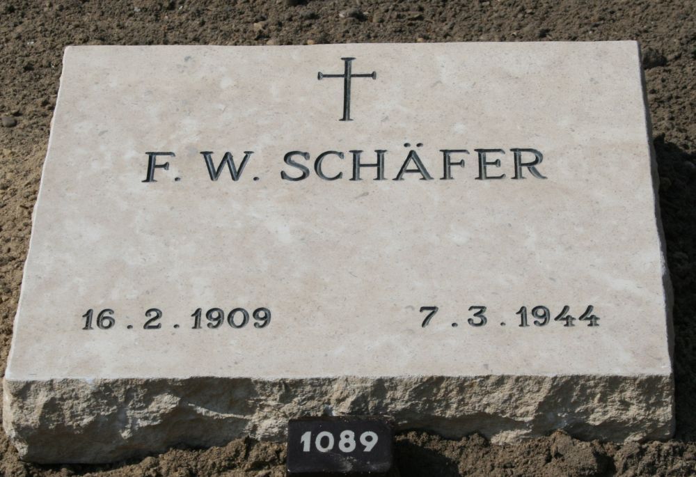 schafer.f.w.2009.jpg
