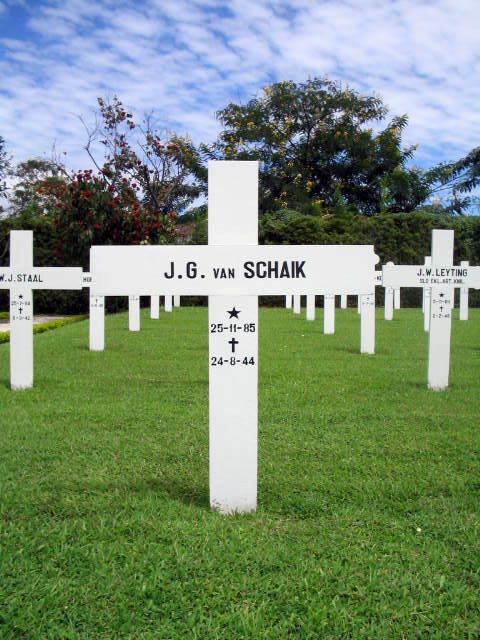 schaik.van.j.g.2005.jpg