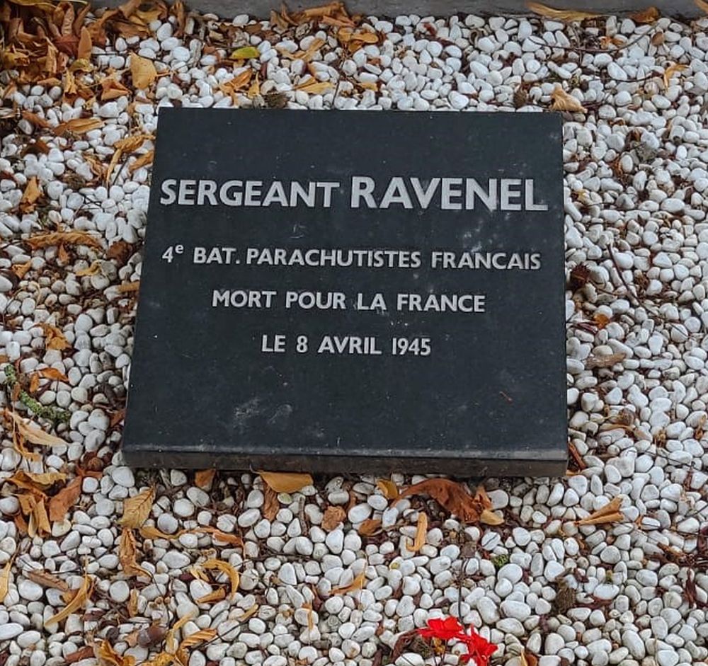 Graffoto J.M. Ravenel