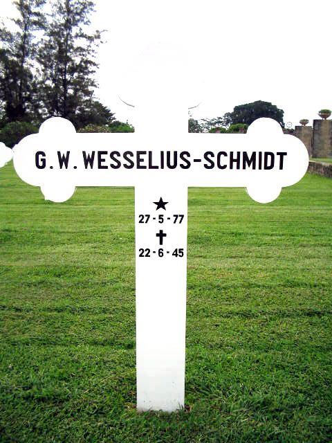 wesselius schmidt.g.w.2004.jpg