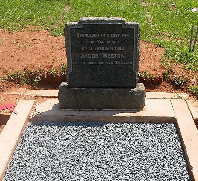 westra.j.2005.jpg