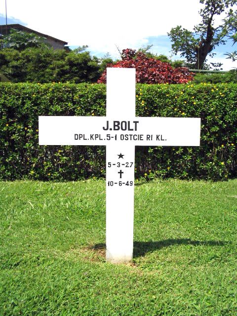 bolt.j.2005.jpg