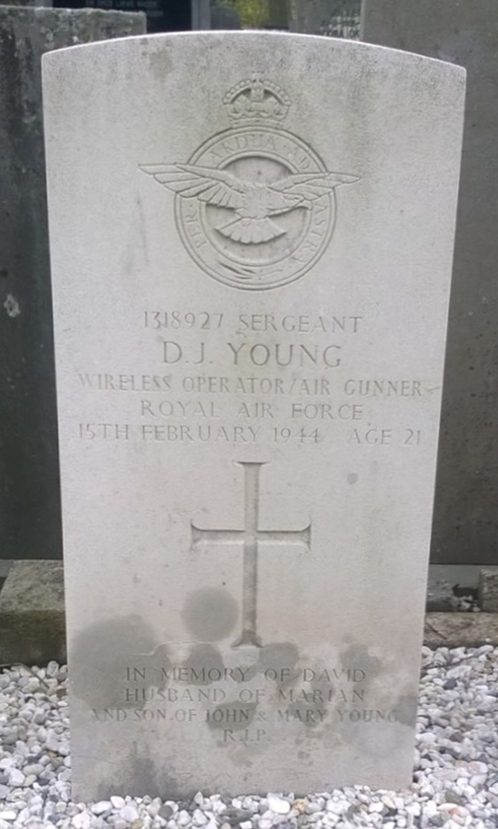 Graffoto D.J. Young