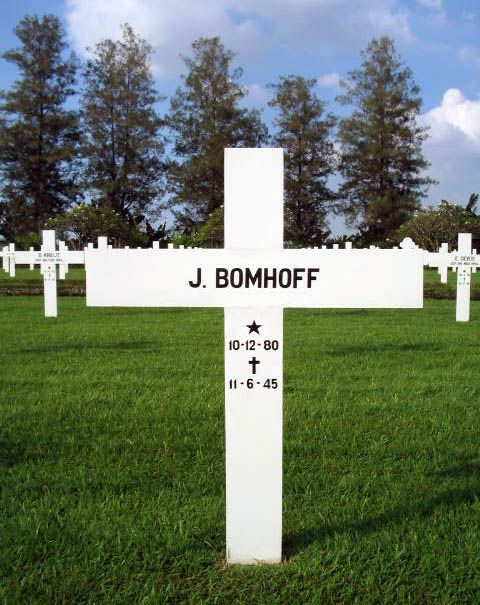 bomhoff j.2004.jpg