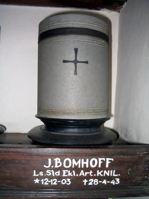 bomhoff.j.2005.jpg