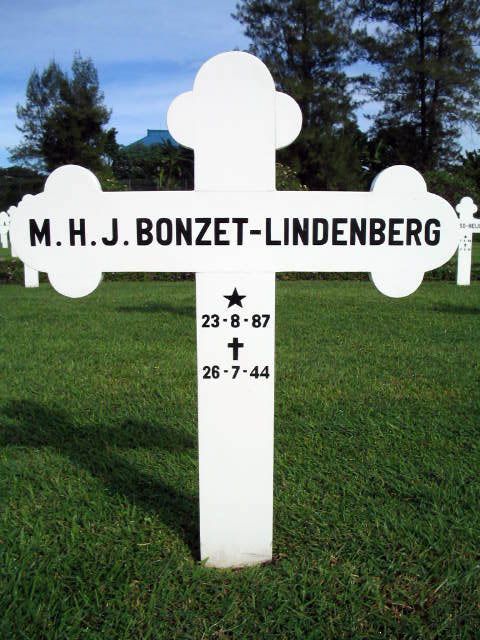 bonzet lindenberg.m.h.j.2004.jpg