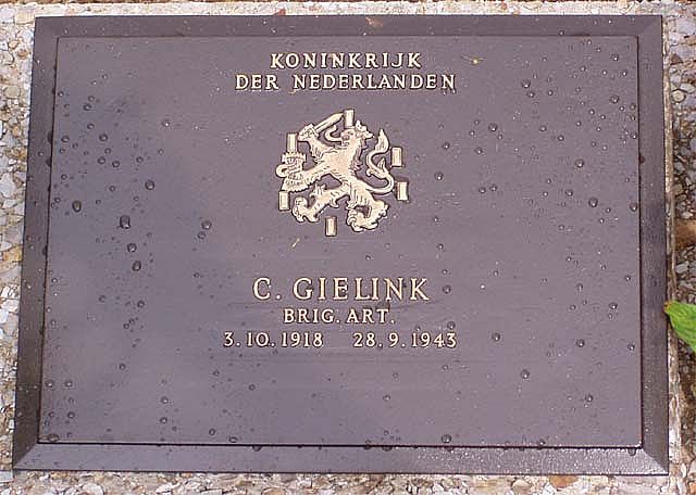 gielink.c.2006.jpg
