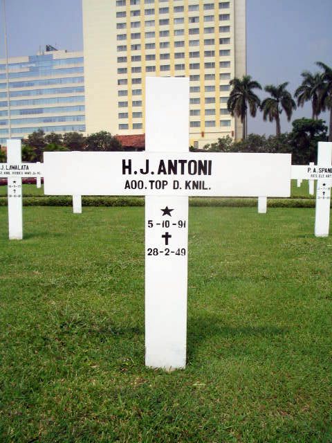 antoni.h.j.2005.jpg