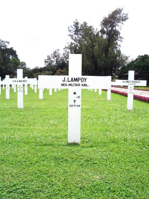 lampoy.j.2005.jpg