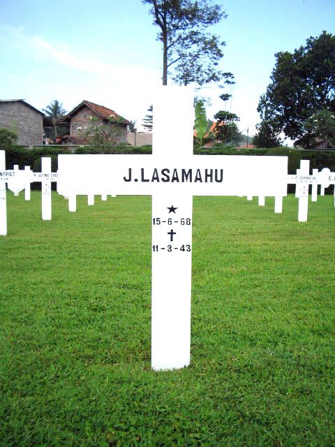lasamahu.j.2005.jpg
