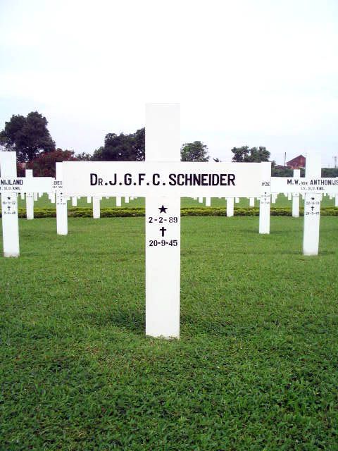 schneider.j.g.f.c.2005.jpg