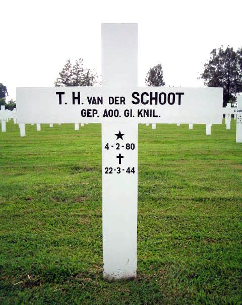 schoot v.der t.h.2004.jpg
