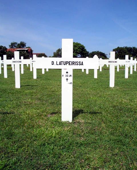 latupeirissa.d.2005.jpg